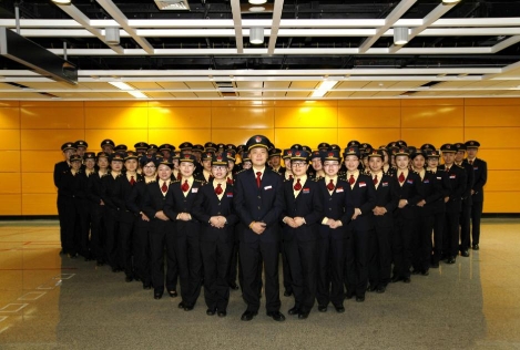 日夜兼程守初心,广州春运党旗红