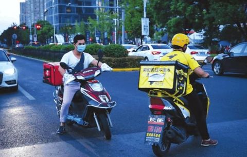 女子点了份外卖被打的头破血流 外卖小哥:赔钱