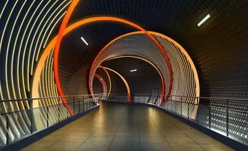 中关村大街将现“时空隧道” 海龙科贸过街桥改造