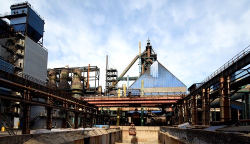 日媒称中国削减钢铁产能成效显著：多地钢铁厂高炉已不冒烟