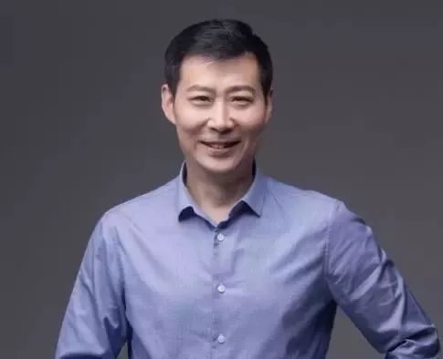 开车等红灯或堵车时可以打电话吗？襄阳交警回应…