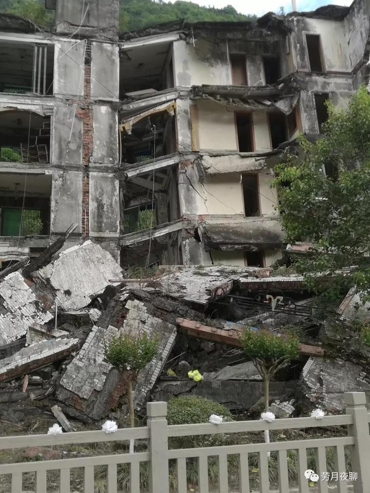 汶川地震十年回望|一个县城和一所学校的重生