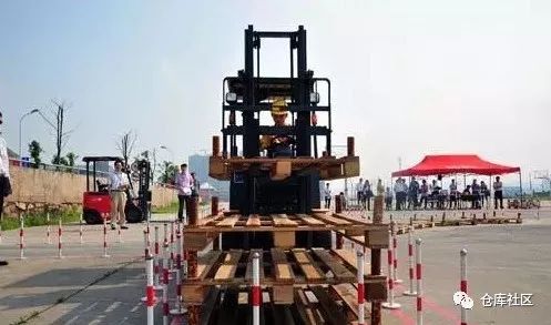 9.十大常见叉车事故视频