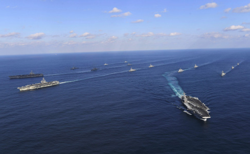 国军舰穿越台湾海峡 岛内讽刺:为躲避台风吧?