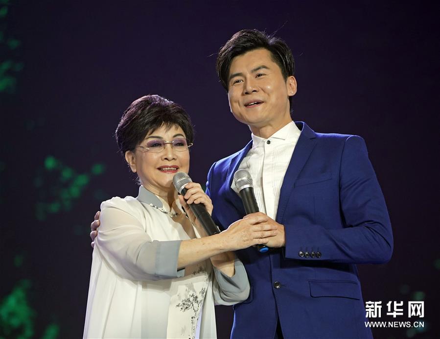 “百花迎春——中国文学艺术界2019春节大联欢”在京举行