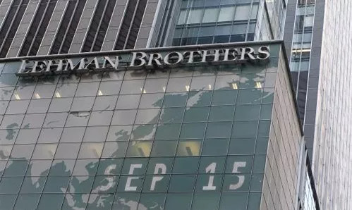 ▲2008年9月15日,美国第四大证券公司雷曼兄弟申请破产保护。 图片来源:新华社