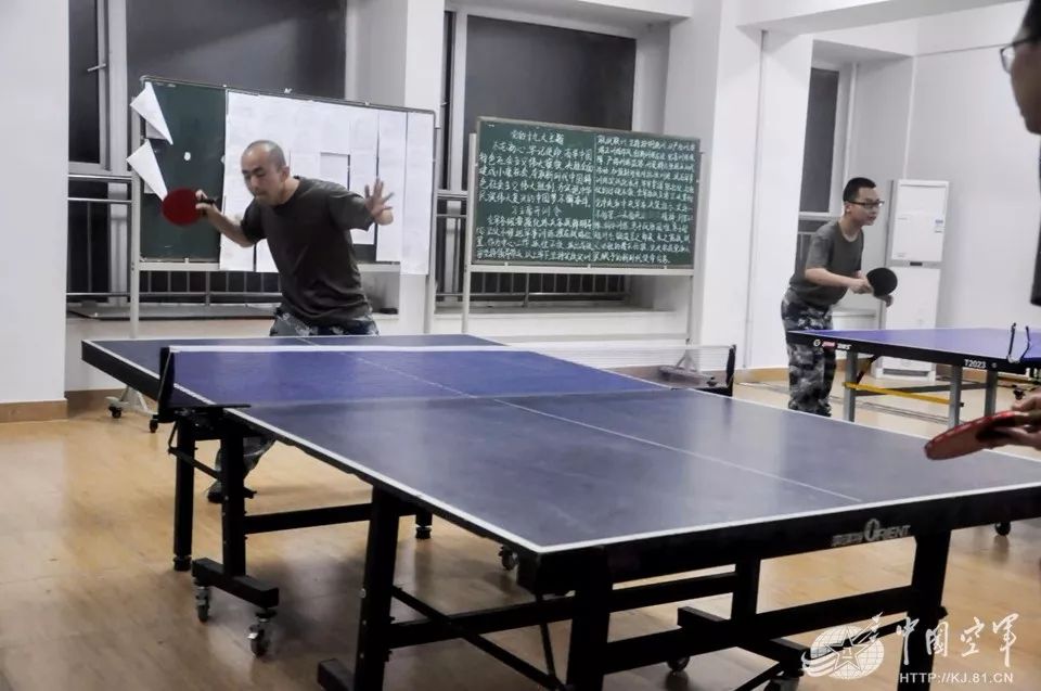 你以为军校研究生只有学历高?他们在比赛场上