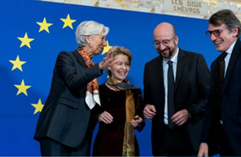  从左到右依次为：新任欧洲央行行长拉加德（法）、欧盟委员会主席冯德莱恩（德）、欧盟理事会主席米歇尔（比利时）、欧洲议会议长萨索利（意） 图源：法新社