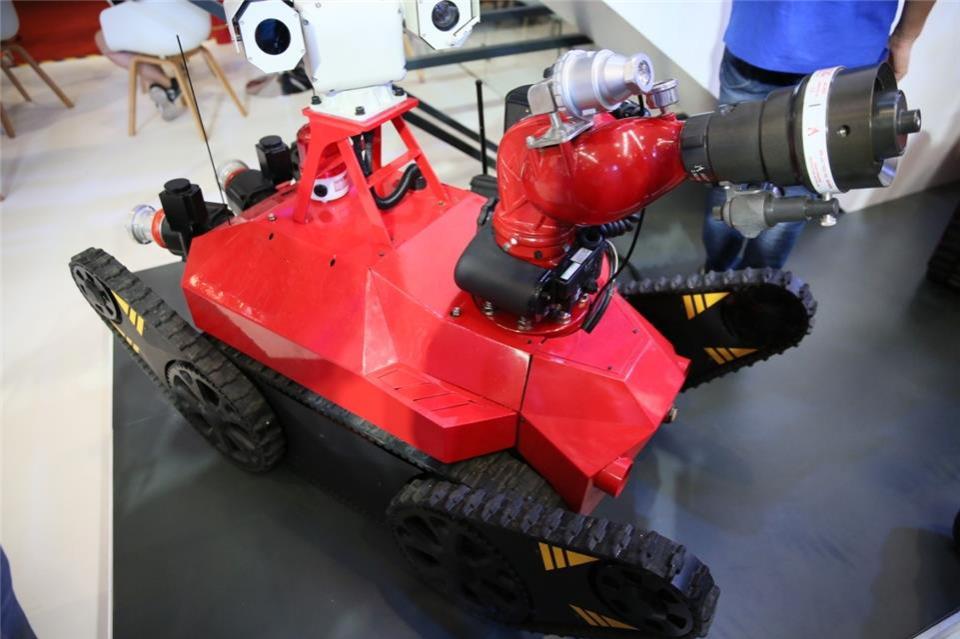 入火山下深海 特种机器人有何“硬功夫”？