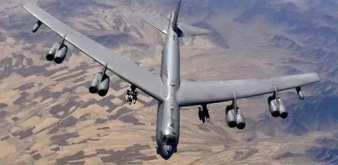 △美军B-52战略轰炸机