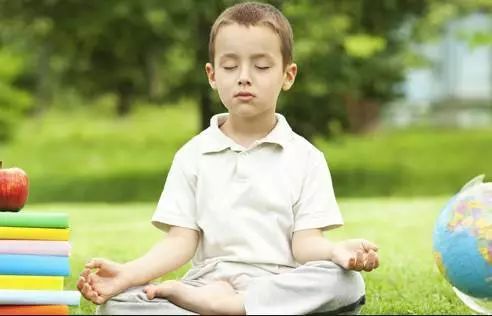 口语 · 打卡 | 那画面太美,我不敢看用英语怎