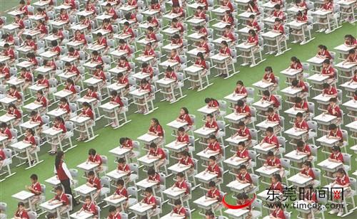 东莞市2018年青少年万人汉字书写大赛举行 5