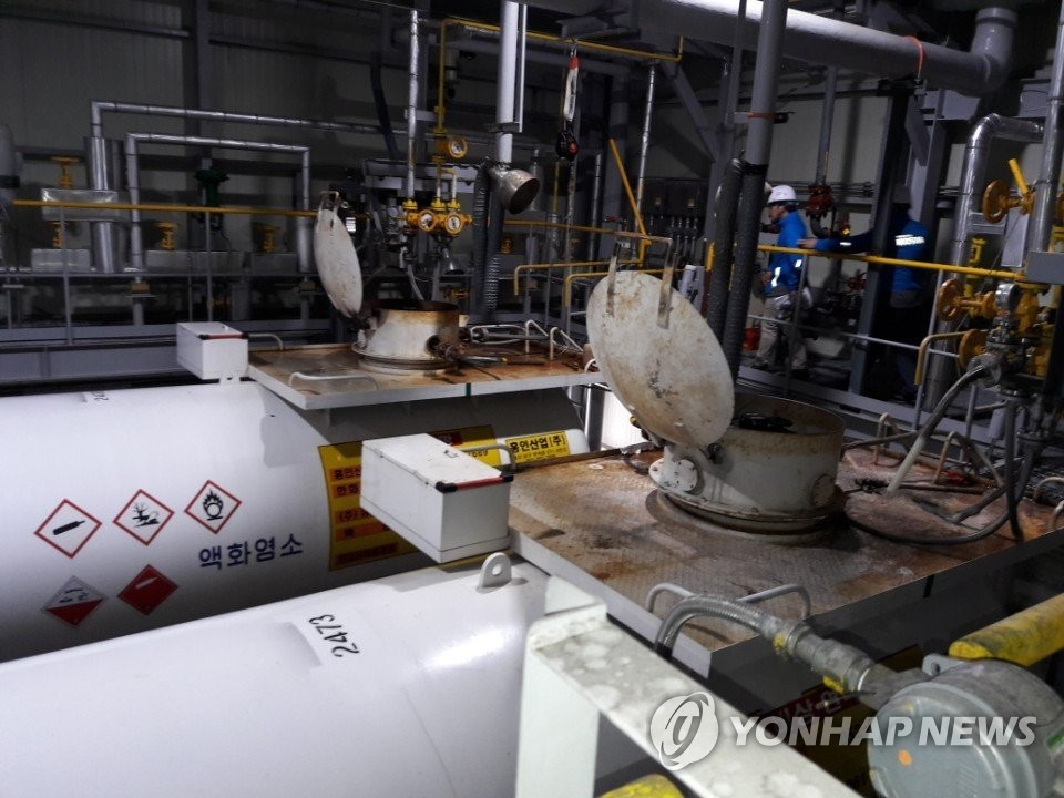 韩国一化工厂发生氯气泄漏 19人受伤送医(图)