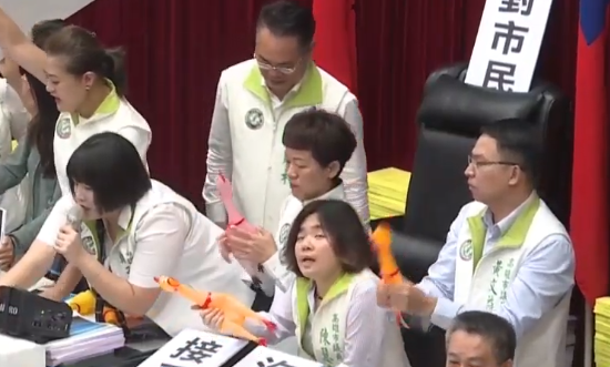 「国际博彩娱乐游戏」北京大兴国际机场正式通航!7架大型客机依次起飞