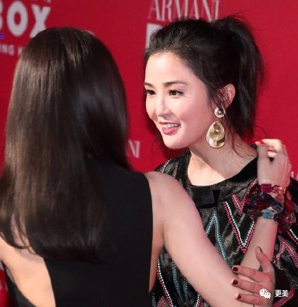 娱乐圈最干净0黑料的女星不是景甜 而是37岁公开承认整形的她