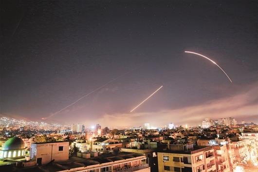 叙利亚首都遭空袭图片