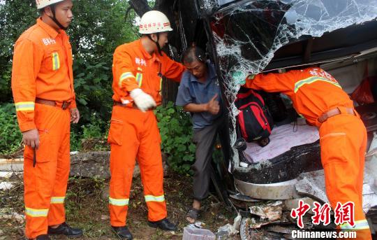 图为事故救援现场。 廖俊钦 摄