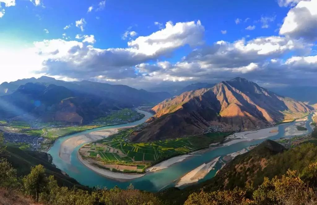 坐着高铁去丽江旅游即将实现,从贵阳出发只需