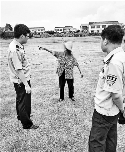 警方在现场了解情况