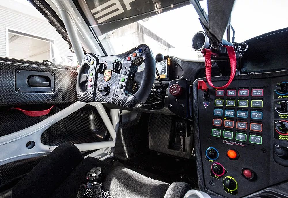 550����ƽ���������壡��ʱ�� 911 GT3 R ����ӭս