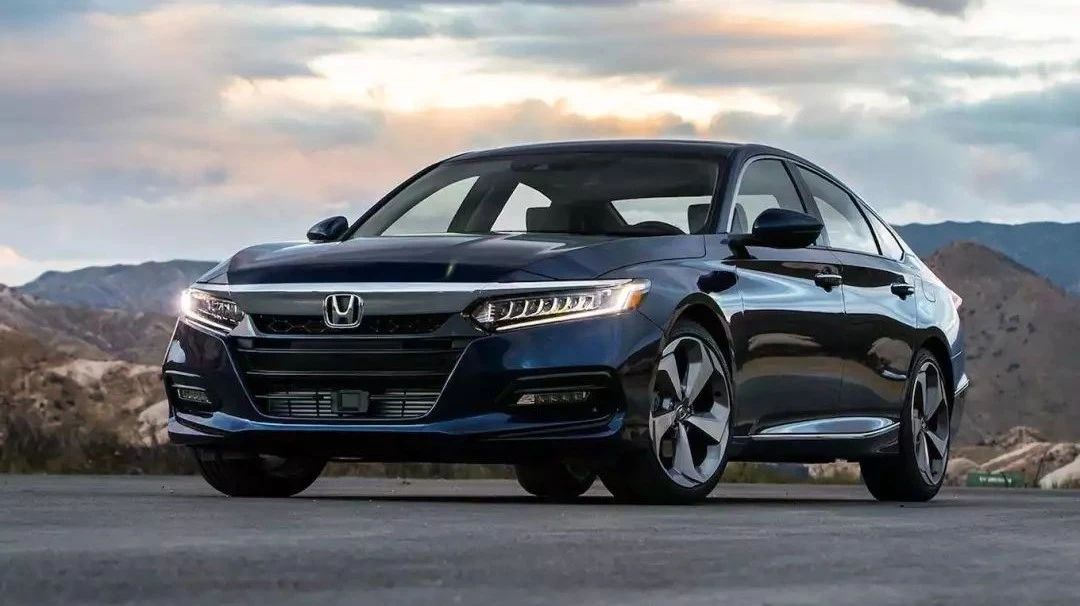 抛弃了老大叔，投向了小鲜肉，十代雅阁还能重造辉煌吗？