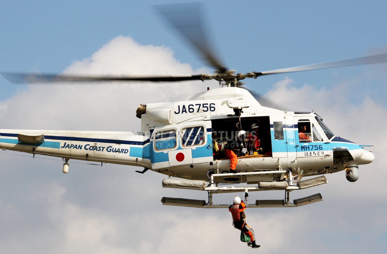 日本一架救灾直升机今失联 机上共搭乘有9人