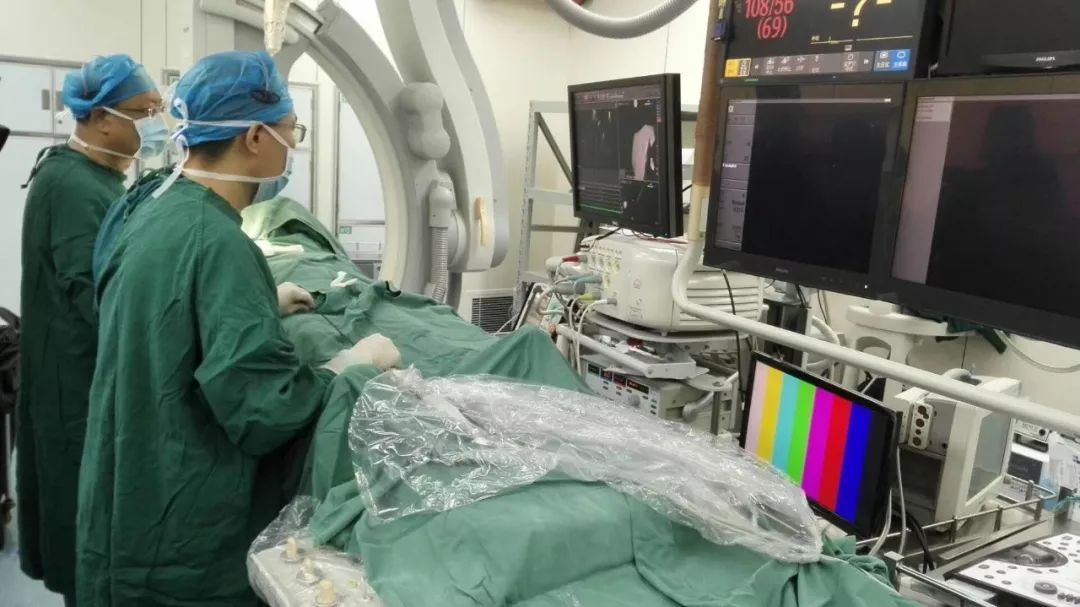 点赞丨全球首例!超声引导零射线,山西大医院为