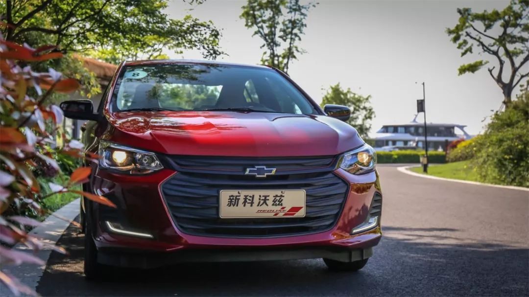 又个性、又实用,10万级这台高性价比轿车,很适合年轻人!