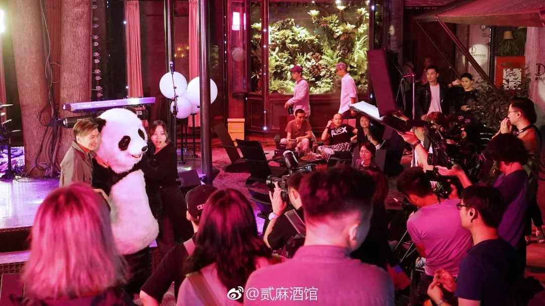 成都酒吧人气王空降衡山路酒神聚集,20杯起