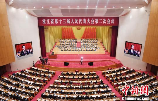 浙江省人民檢察院檢察長賈宇作浙江省人民檢察院工作報告。 王剛 攝