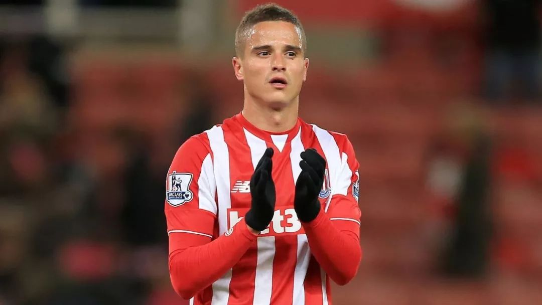 英超 | 拥有最多欧冠冠军成员的他们,竟成了第一