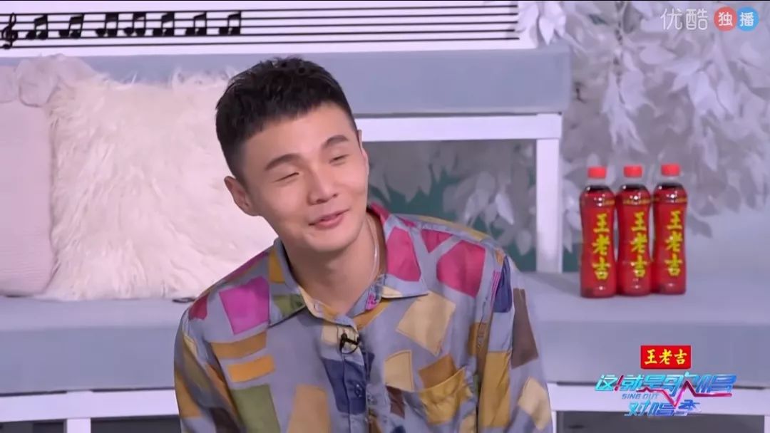 不允许你们还没看过这么有趣的小眼睛男人!