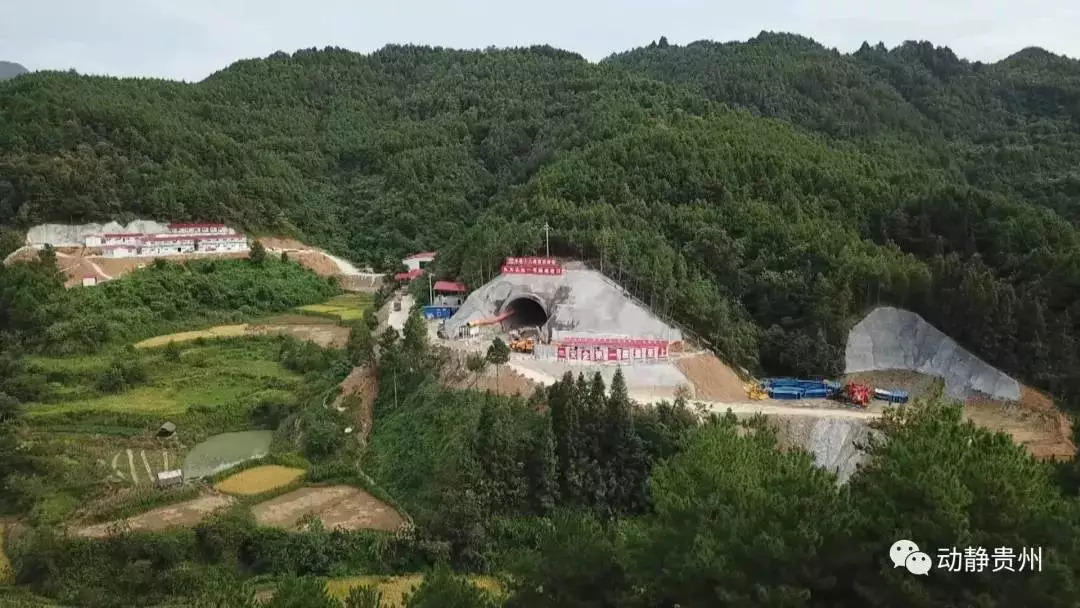 全长17公里!贵南高铁开挖最长隧道,贵州高铁冲