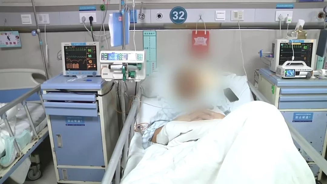 男子打麻将“打爆”脑的哥免费接送老人血管 医