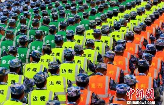誓师动员。 尚文斌 摄
