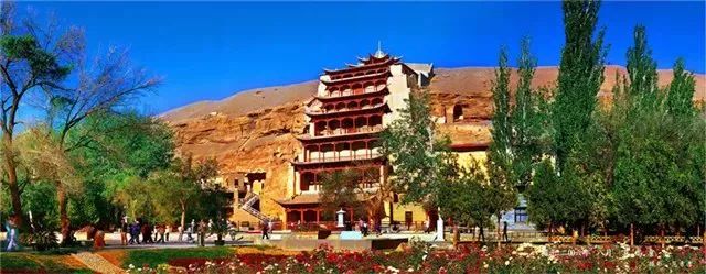 敦煌莫高窟.jpg 朝圣敦煌,拥抱春天!甘肃推出“清明”小长假七大旅游产品