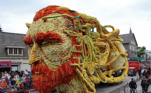 荷兰迎年度花车大游行 中国主题花车亮相