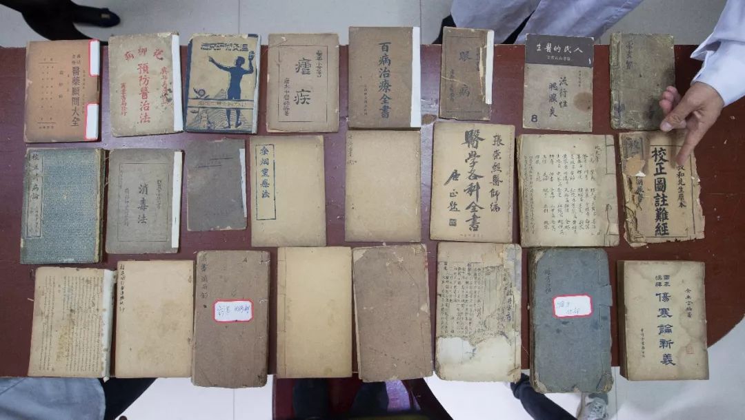 趁末伏治疗老寒腿最佳,此时不治要等一年