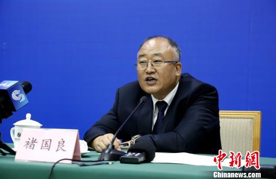 山東省人力資源社會保障廳人才開發處處長褚國良對該省人才返鄉創業激勵政策等方面進行介紹。 沙見龍 攝