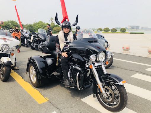 不惧冷眼 我是中国牛村崔英奇