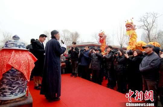 收藏级白茶如法封存庆典。 张道正 摄