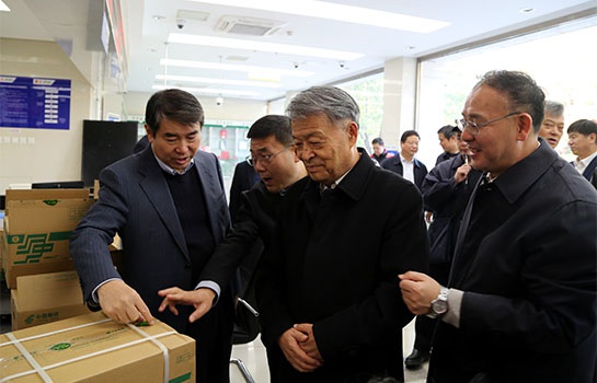 吆发娱乐里面的金币可以提现 7位导演27位演员,组成史上最强献礼片,这是5个不得不看的理由