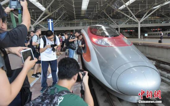 资料图：2018年9月23日，香港高铁西九龙站正式投入服务。 中新社记者 李志华 摄