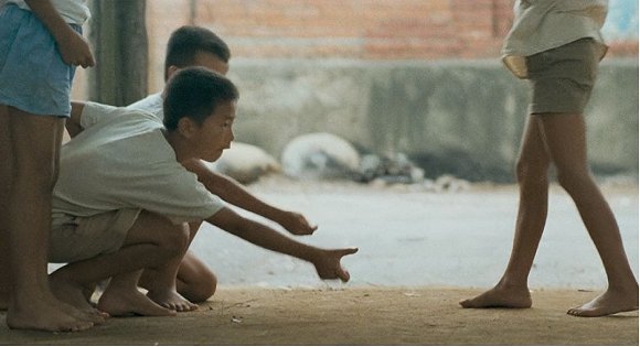 侯孝贤的《童年往事》：用影像记录与关照一个时代