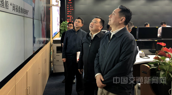 节日,交通部党组书记杨传堂、部长李小鹏等带