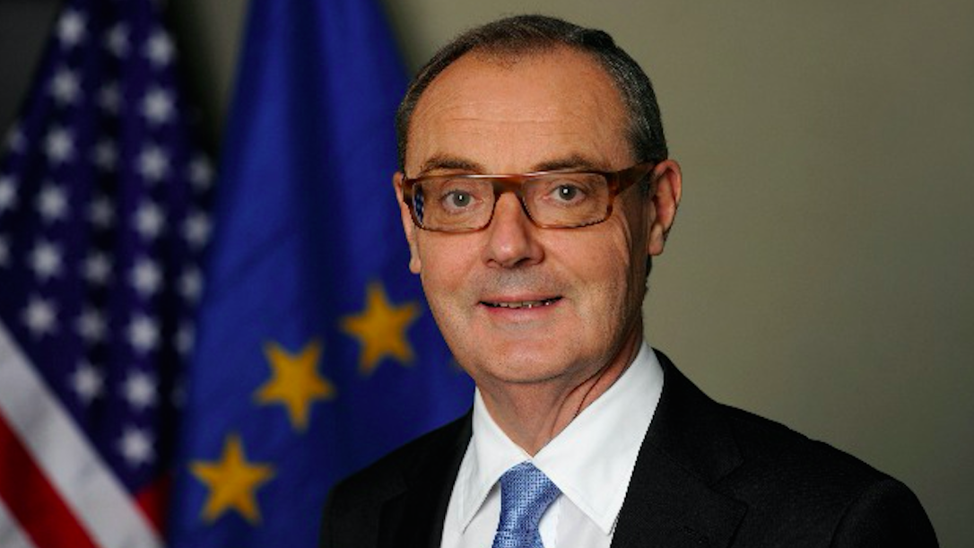 美曾悄悄降欧盟外交级别 欧盟官员:忘记通知我