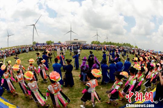 贵州人口与民族_贵州民族大学(2)
