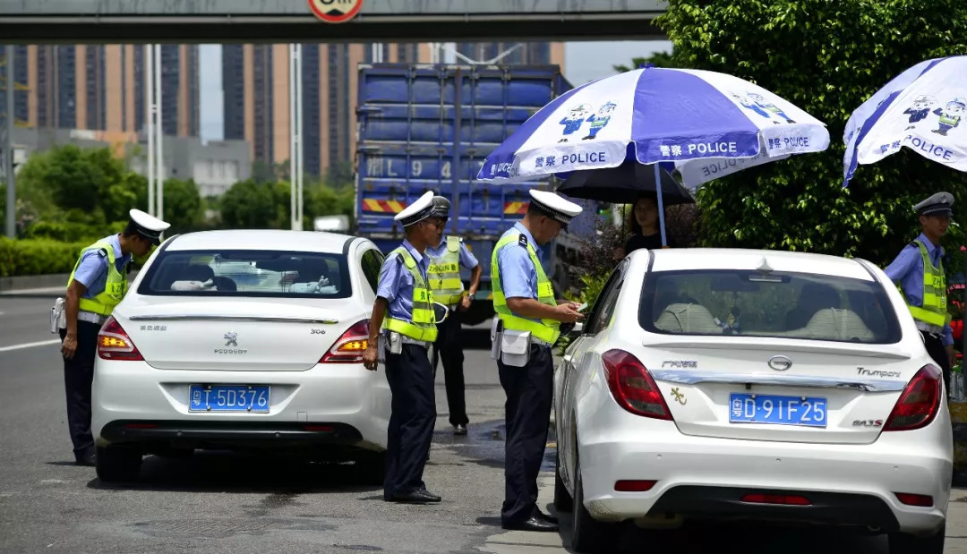 交警查车图片图片