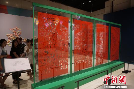 ��90�����˾޷���ֽ�����硷֣��չ���ɡ��ݺ족