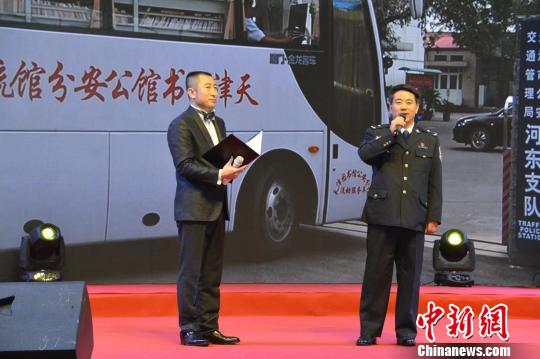 基层图书馆工作人员访谈。 钟欣 摄